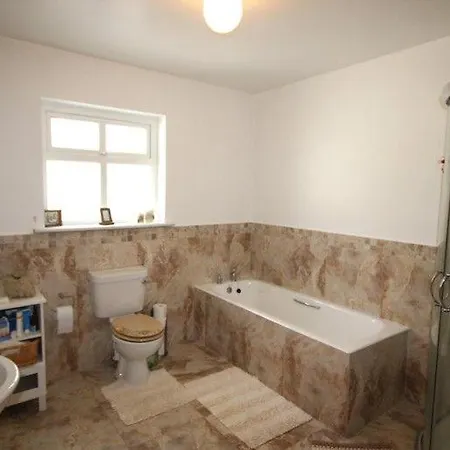Carole's Clifden